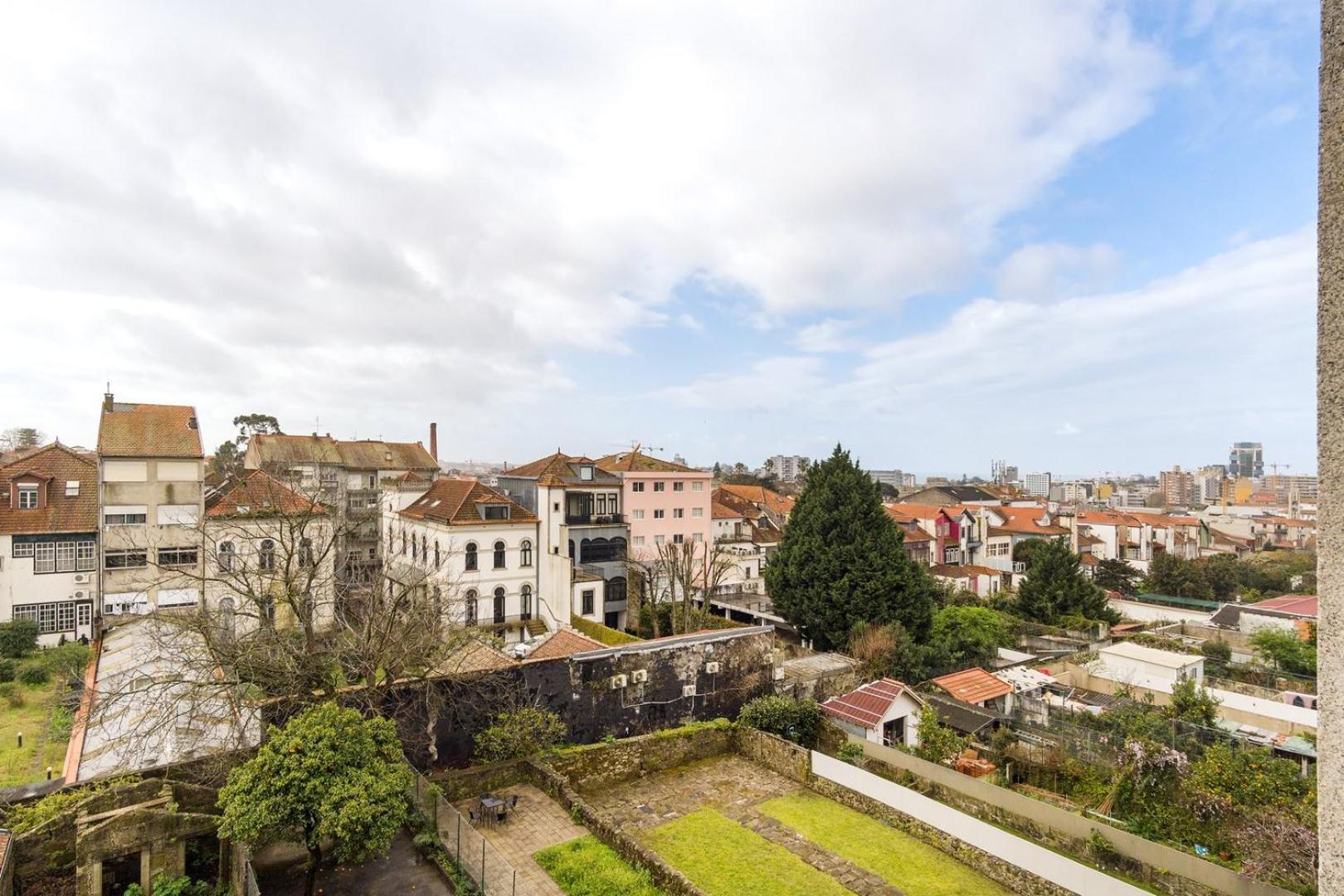 Guestready - Urban Oasis With Private Balcony Apartment Porto Exterior foto