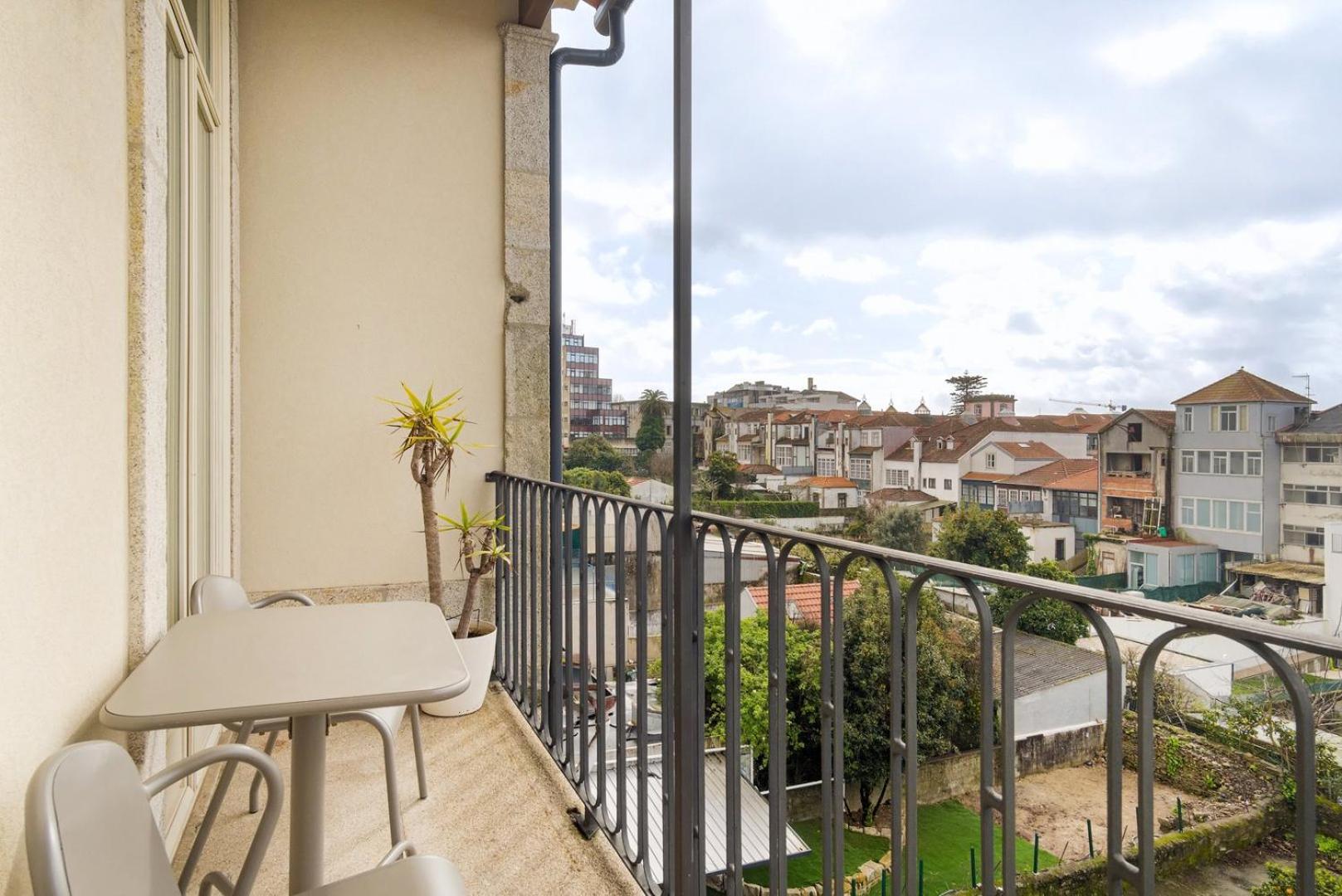 Guestready - Urban Oasis With Private Balcony Apartment Porto Exterior foto