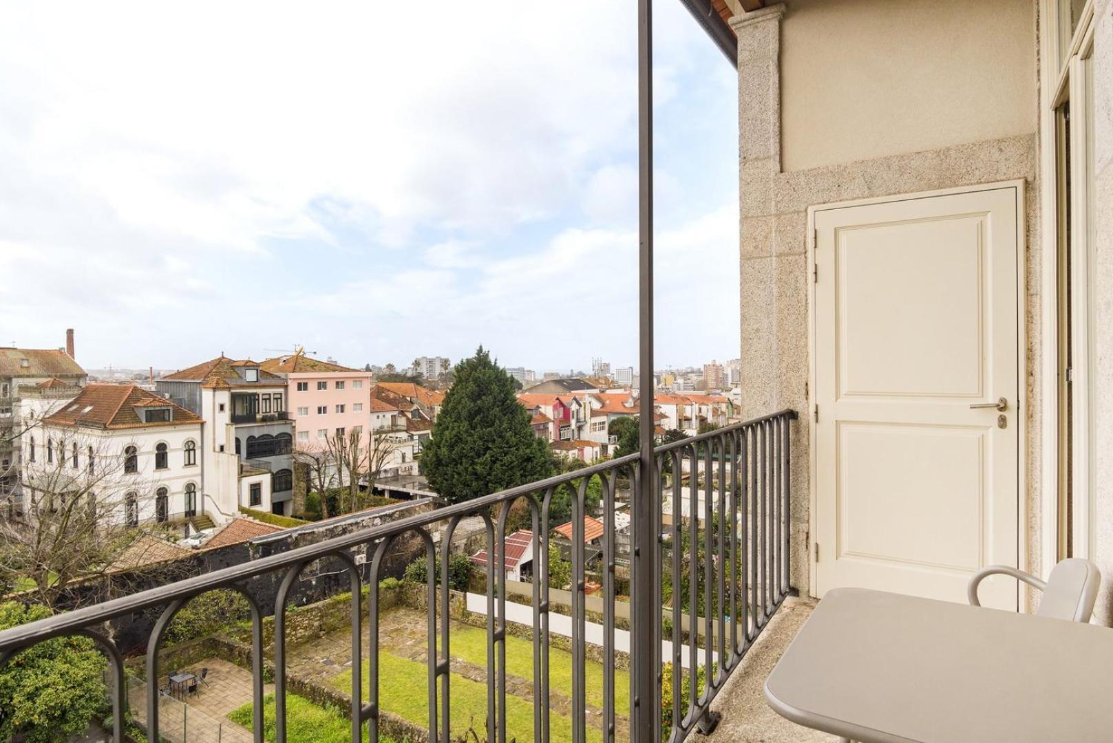 Guestready - Urban Oasis With Private Balcony Apartment Porto Exterior foto